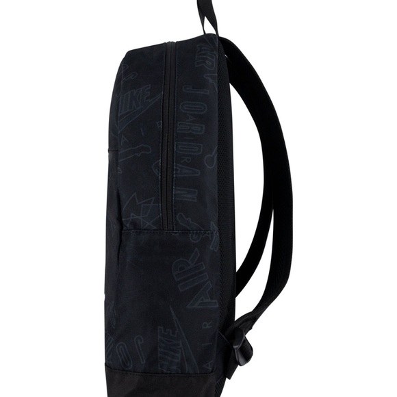 nike air school bag laptop backpack Unisex Academy Team Sports (pack of 1), Black/Black/White, 18 long, Sport : Sports & Outdoors while a zipped Olentangy Berlin High School -